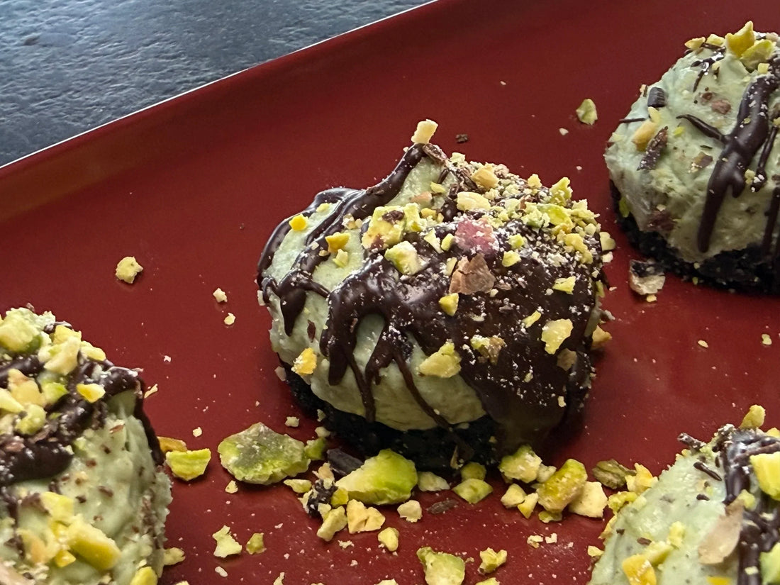 Easy No-Bake Pistachio Cheesecake Bites