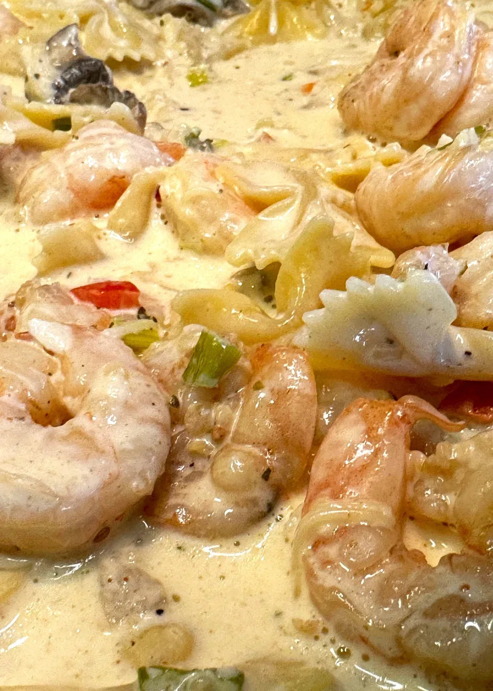 Garlic Butter Shrimp Alfredo | Creamy Seafood Pasta Recipe
